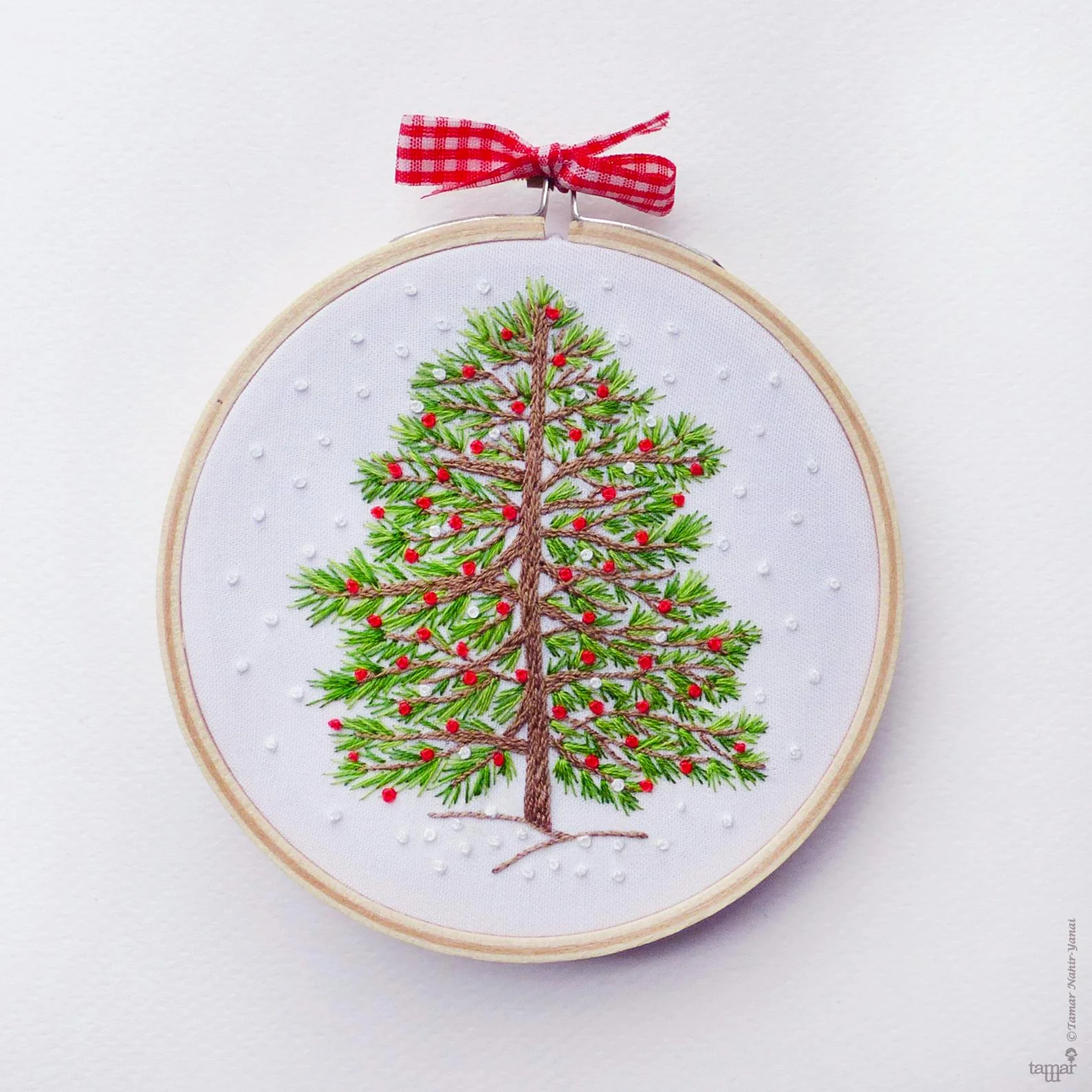 Christmas Tree Mini Hoop Hand Embroidery Kit - Image 3