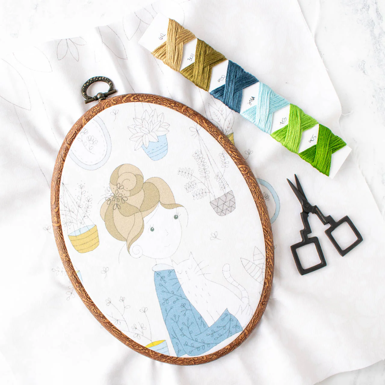Faux Wood Flexible Embroidery Hoop - Oval - Image 3