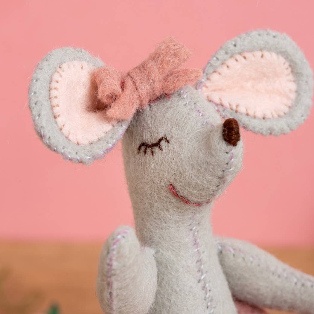 Felt Craft Mini Kit - Little Mouse the Ballet Dancer - Image 3