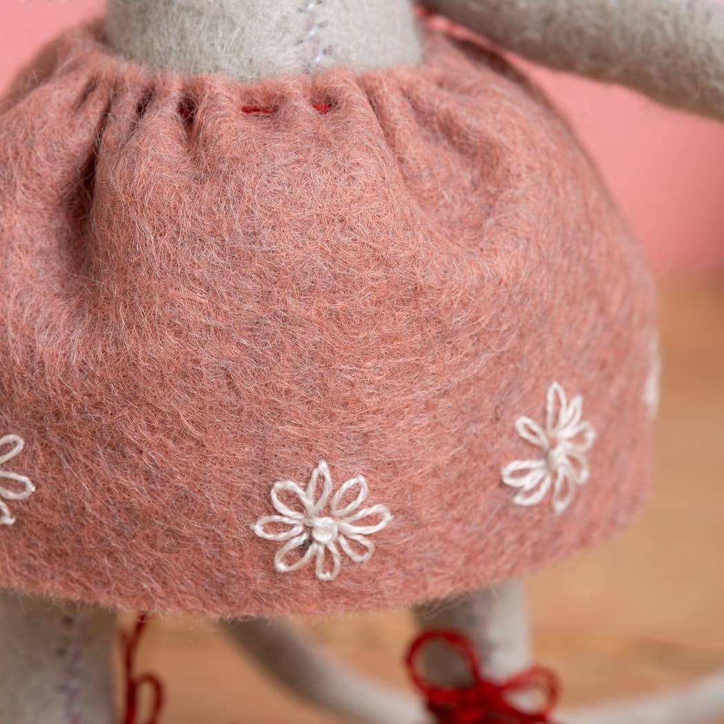 Felt Craft Mini Kit - Little Mouse the Ballet Dancer - Image 4