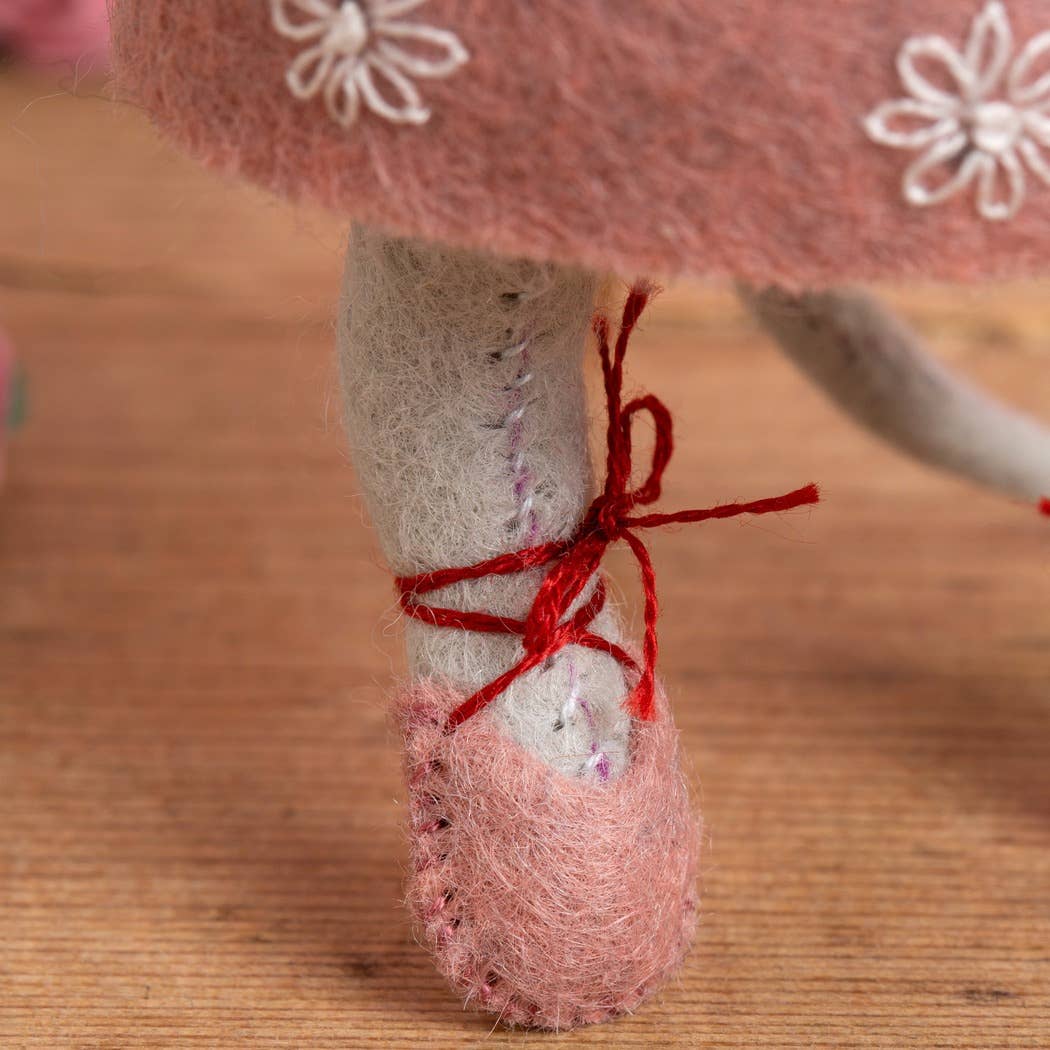 Felt Craft Mini Kit - Little Mouse the Ballet Dancer - Image 5