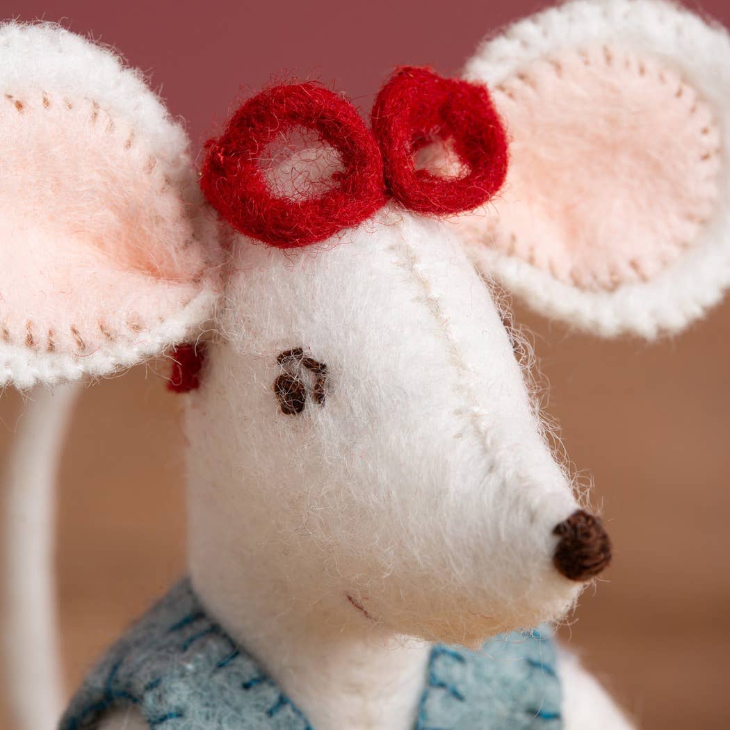 Felt Craft Mini Kit - Little Mouse the Librarian - Image 3