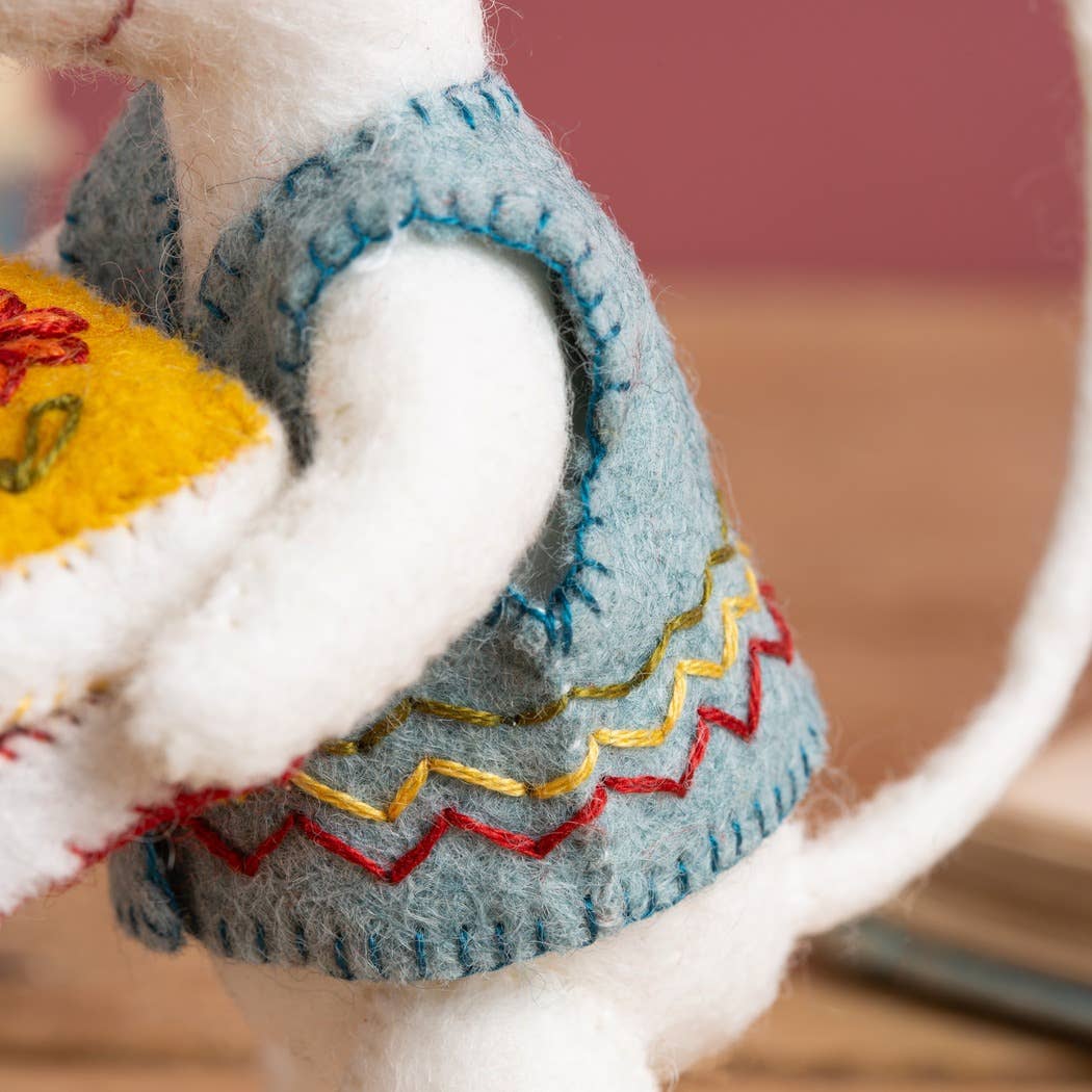Felt Craft Mini Kit - Little Mouse the Librarian - Image 4