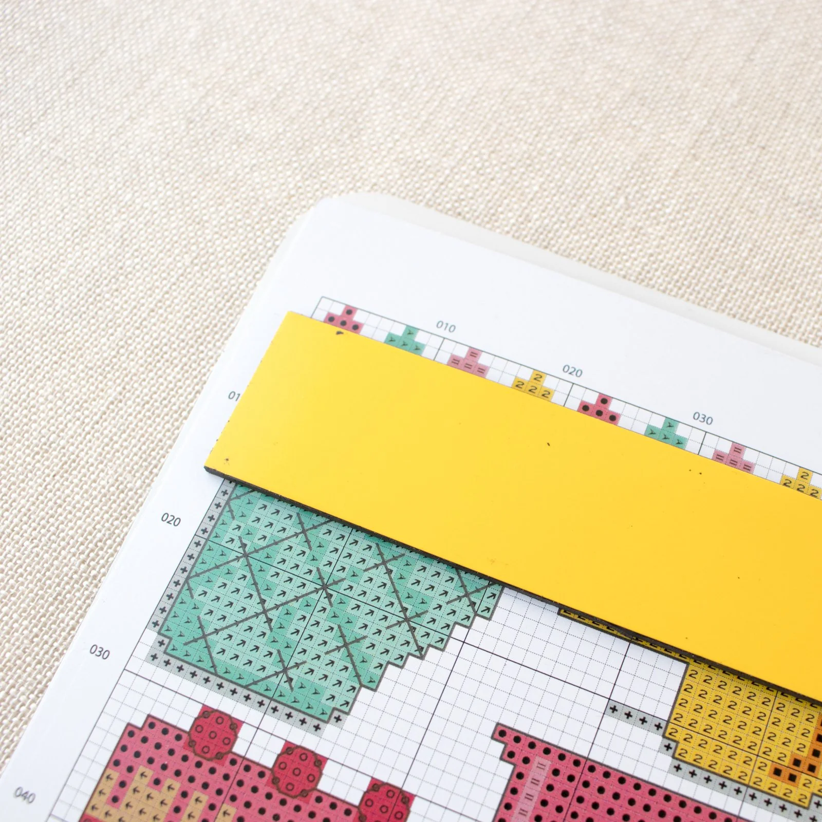 Flexible Magnet Board Chart Holder - 5 x 8 - Image 3
