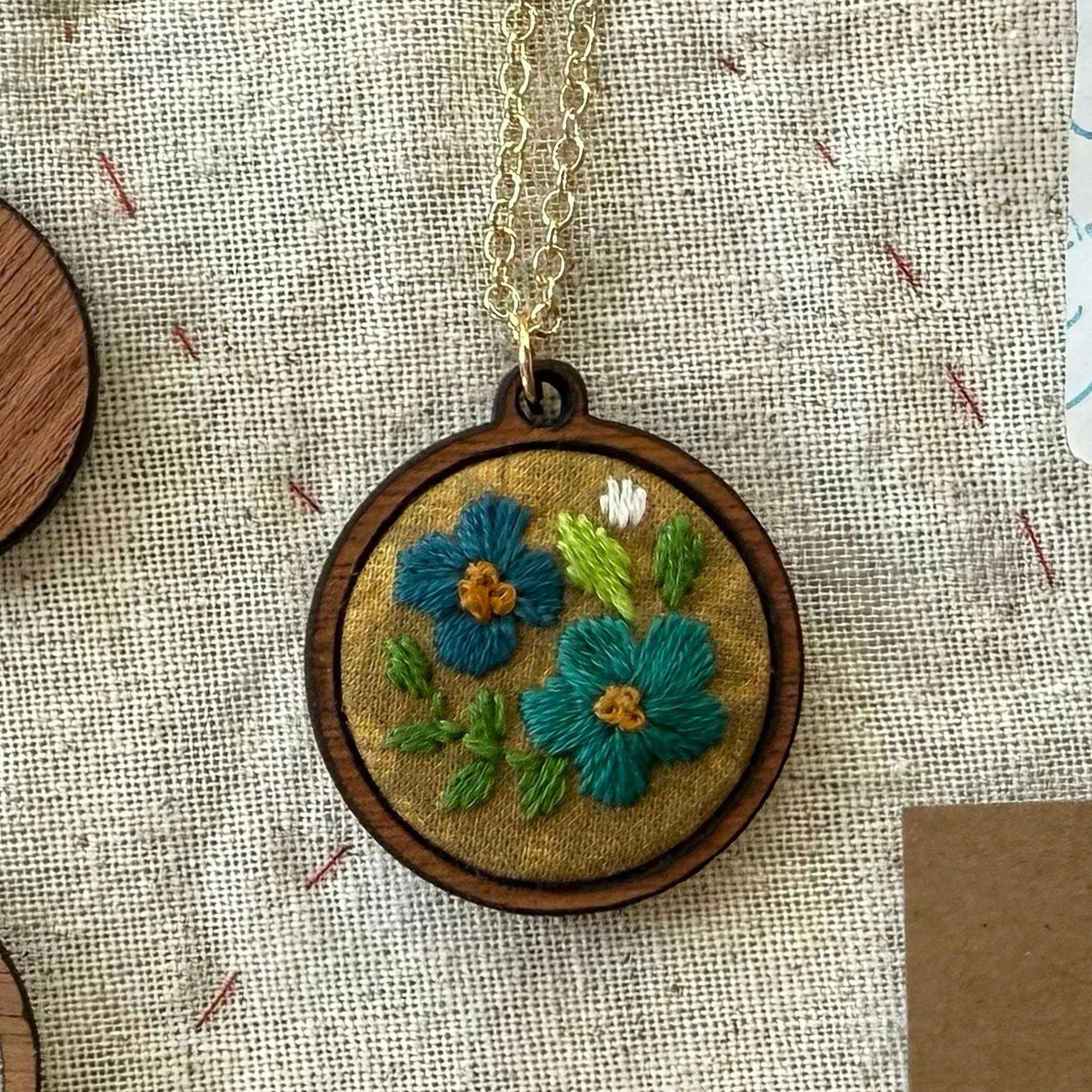 Hand Embroidery Necklace Kit - Round Flowers