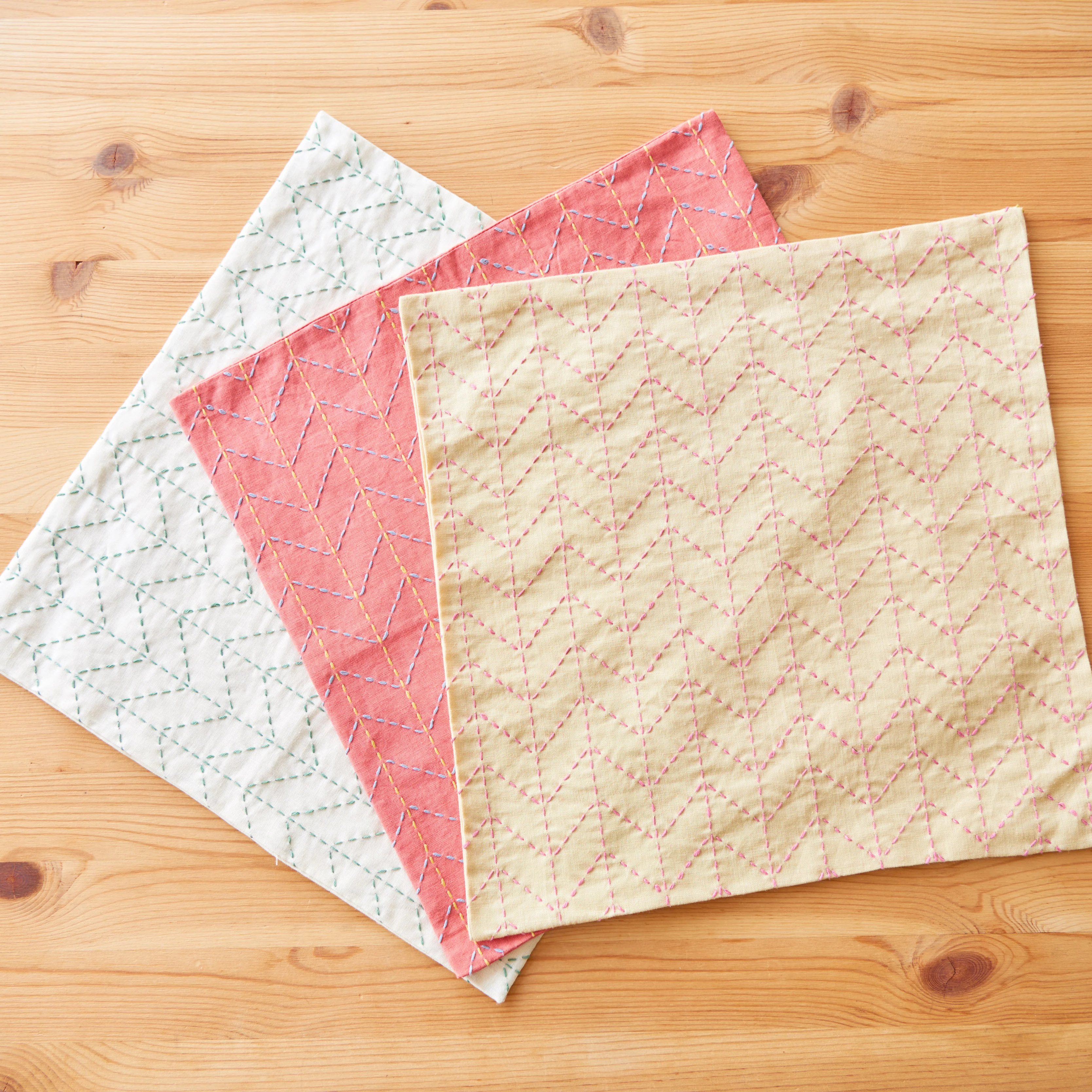 Hidamari Preprinted Sashiko Cloth - Sugiaya (Herringbone) - Image 3