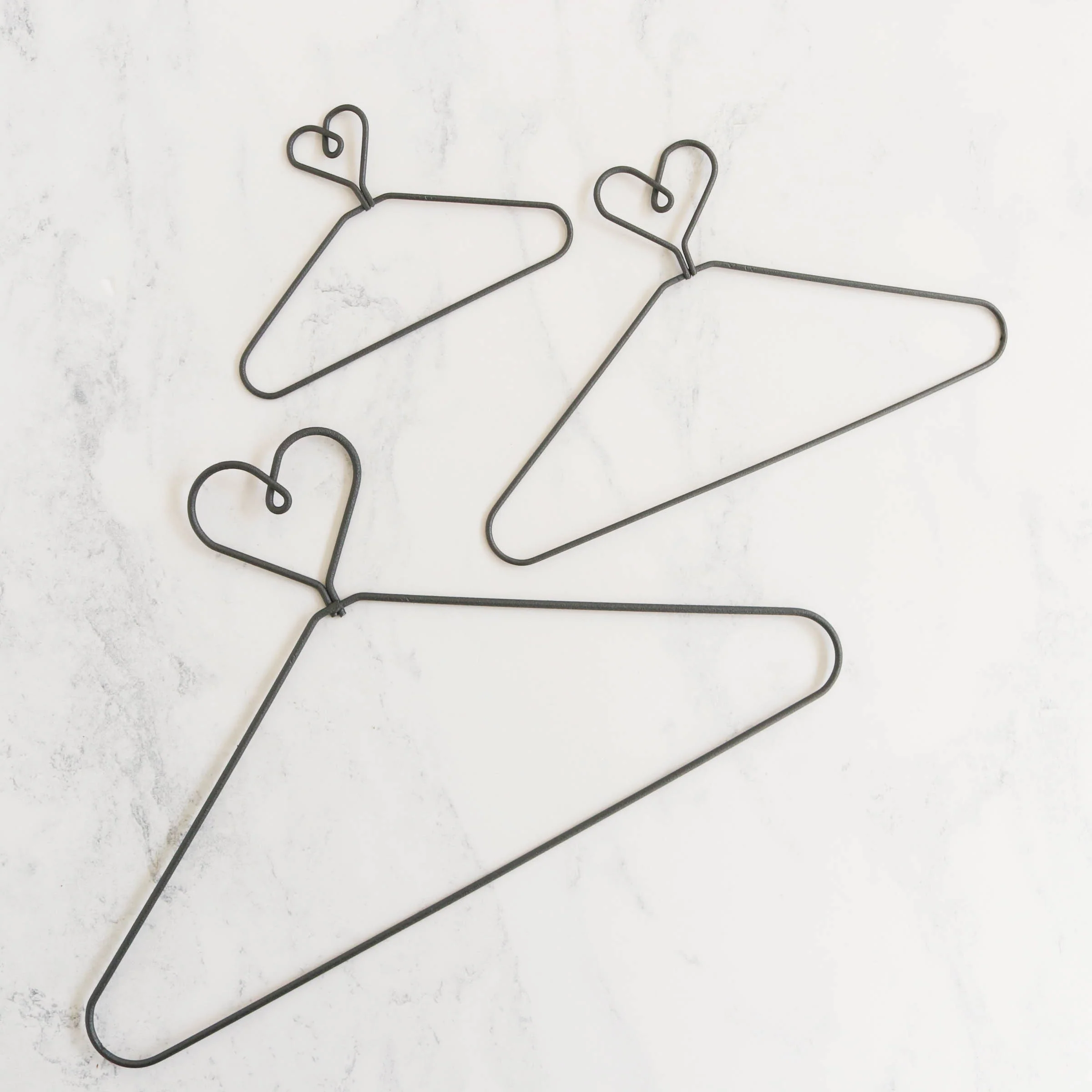 Metal Needlework Hanger with Heart Top - Image 2