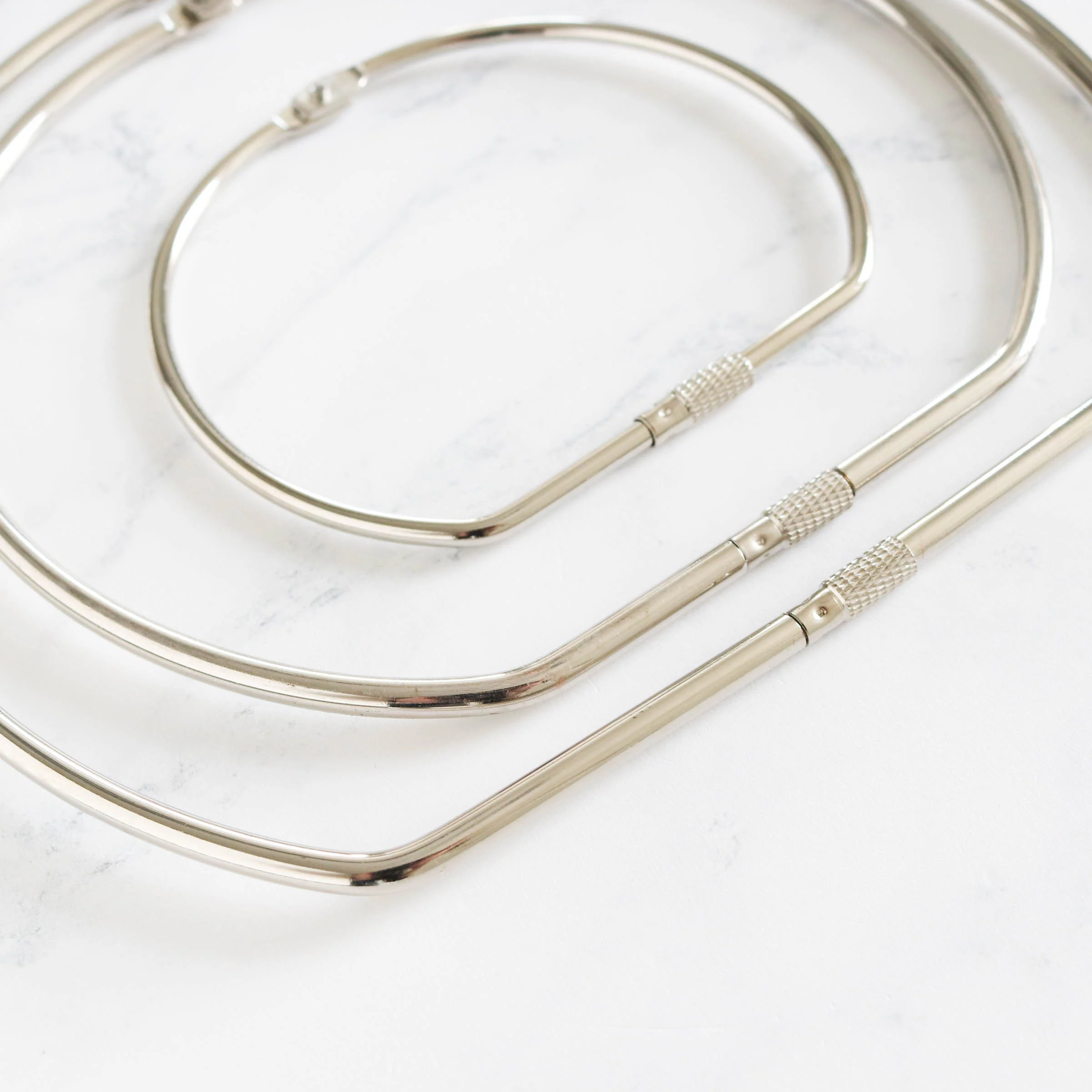 Large Screw Lock Ring for Floss Storage - Image 8