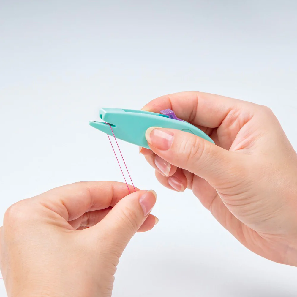 Retractable Seam Ripper and Thread Cutter - Image 5