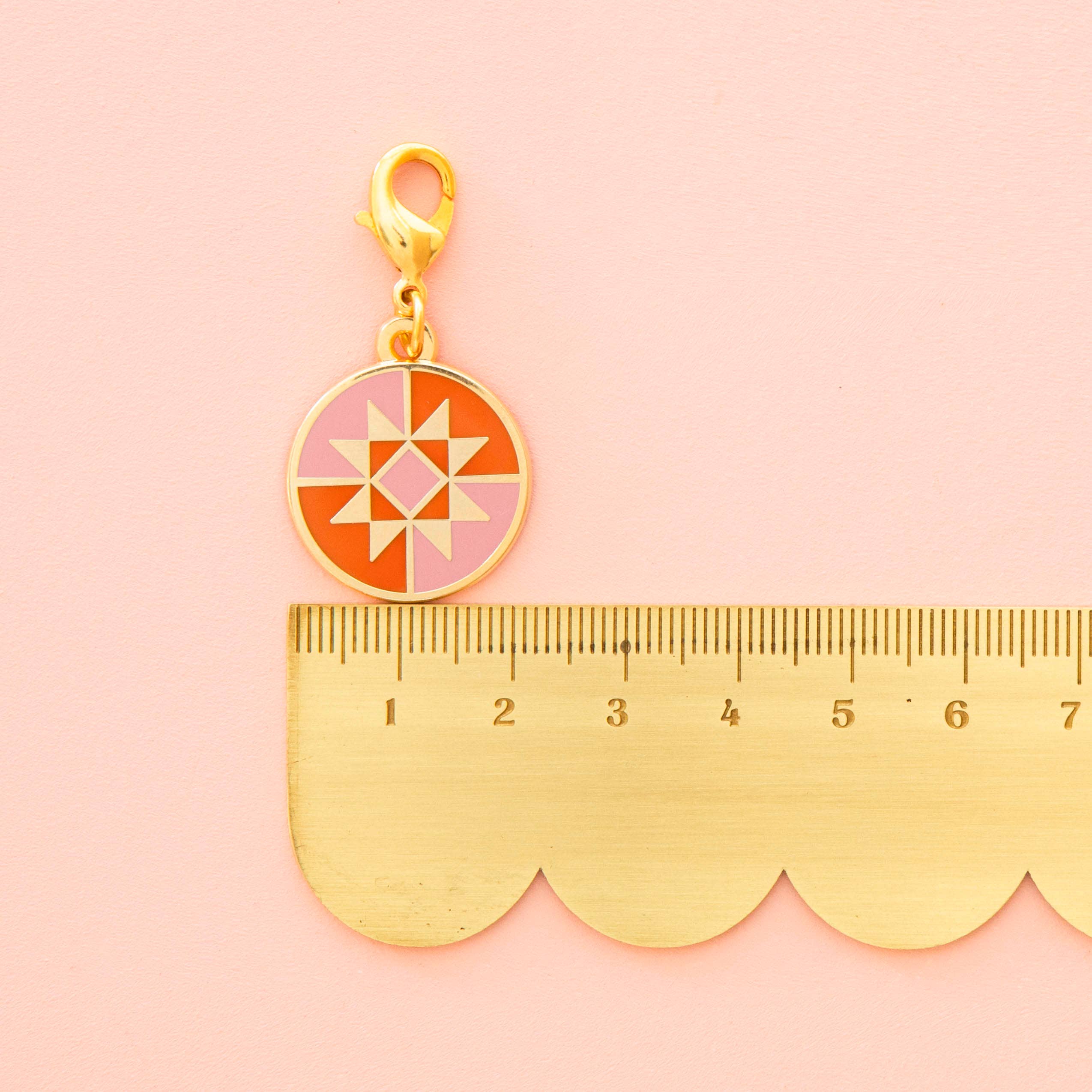 Round Quilt Star Removable Zipper Charm - Image 3