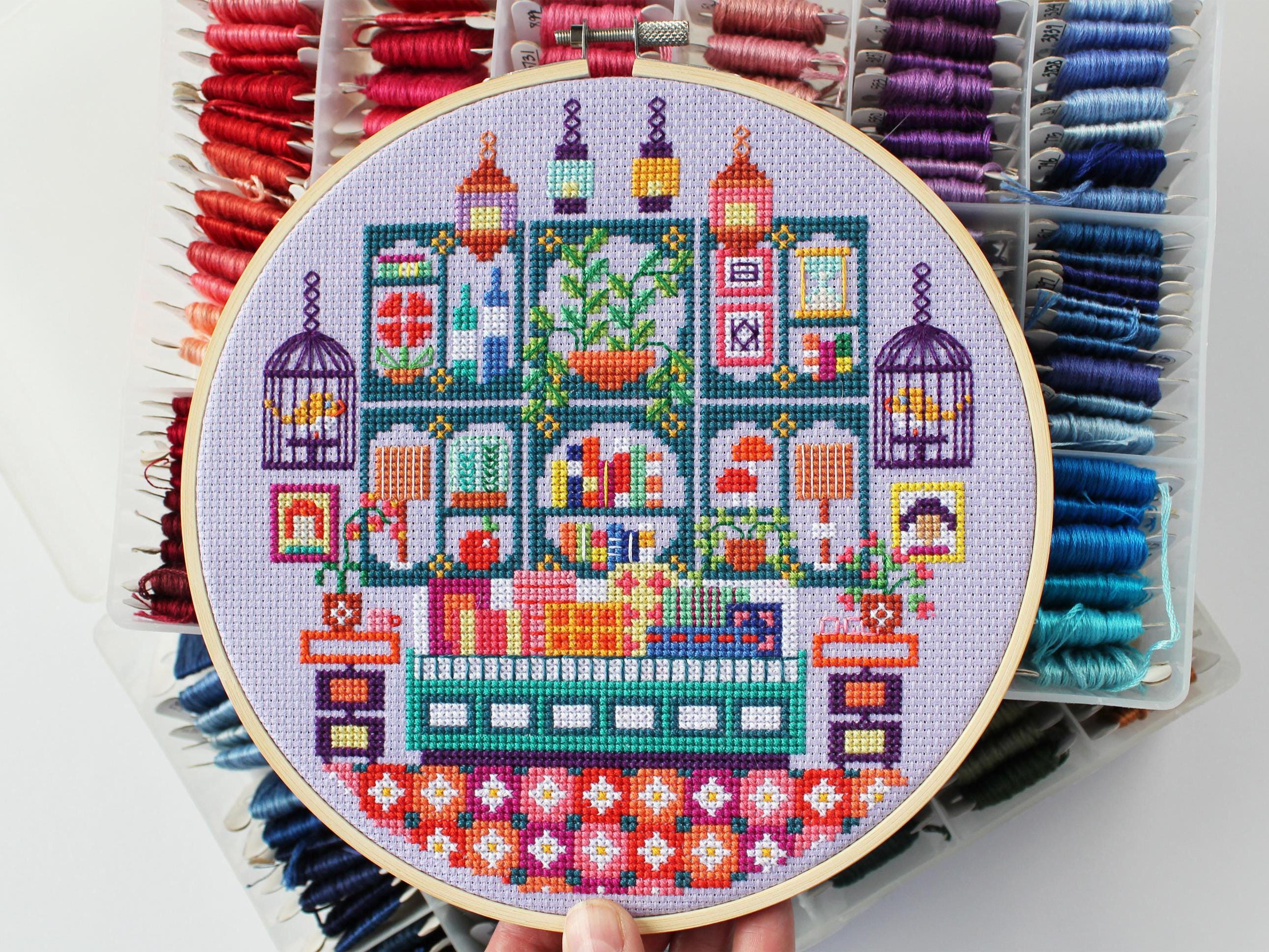 Saffron's Studio Cross Stitch Kit (Murder Mystery Series) - Image 4
