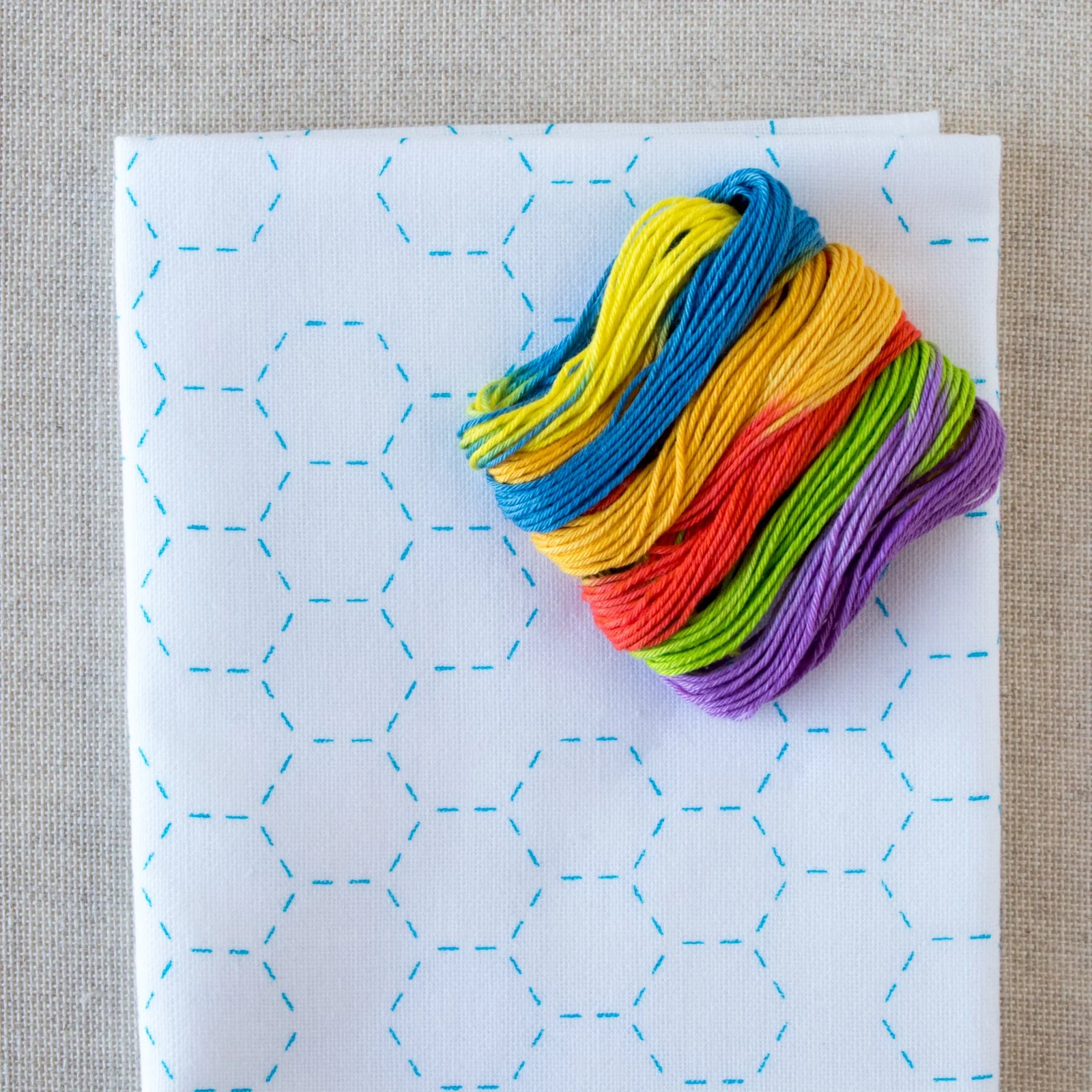 Sashiko World Embroidery Kit - Grandmother's Flower Garden - Image 4