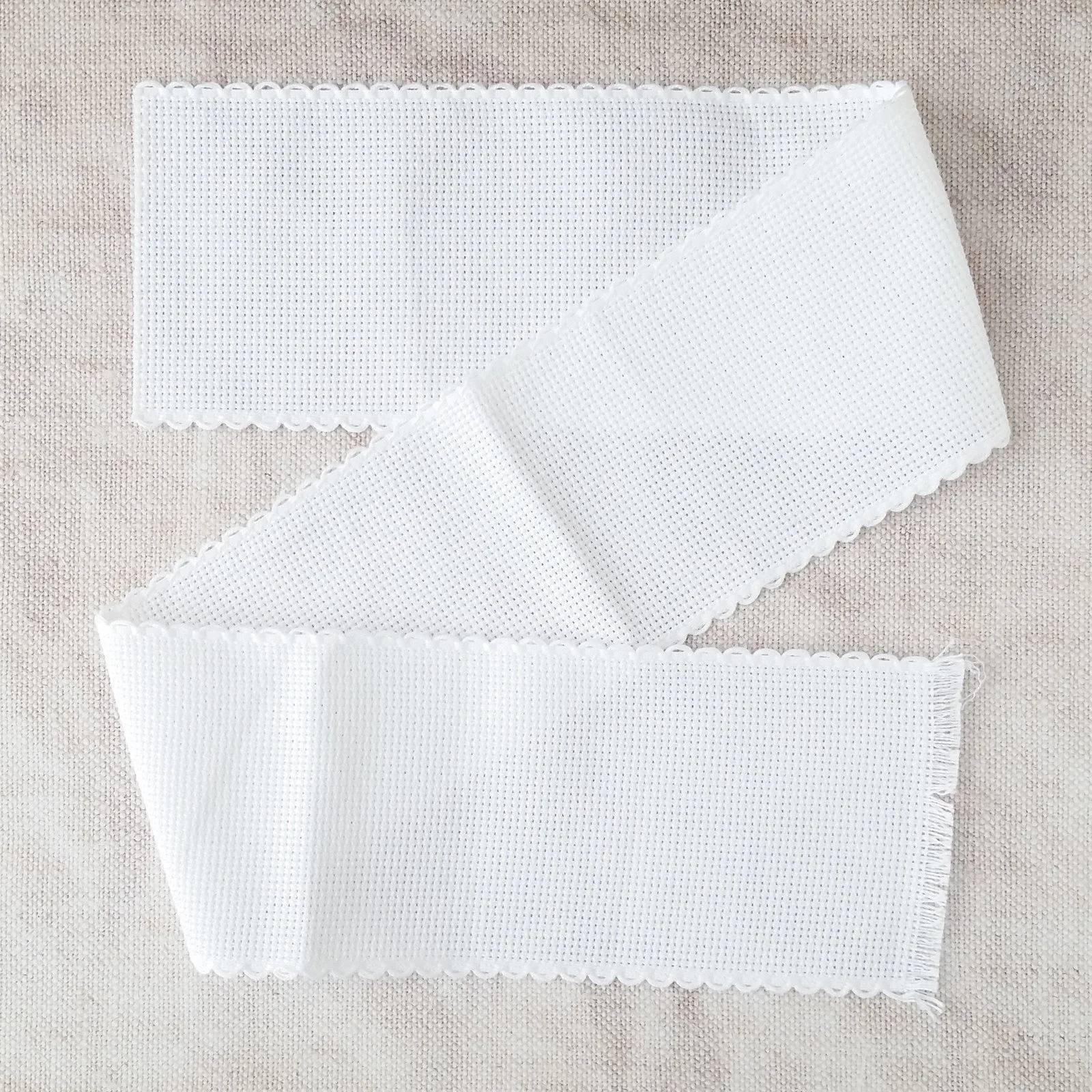 Scallop Edged White Aida Stitching Band - 3 Inch - Image 2