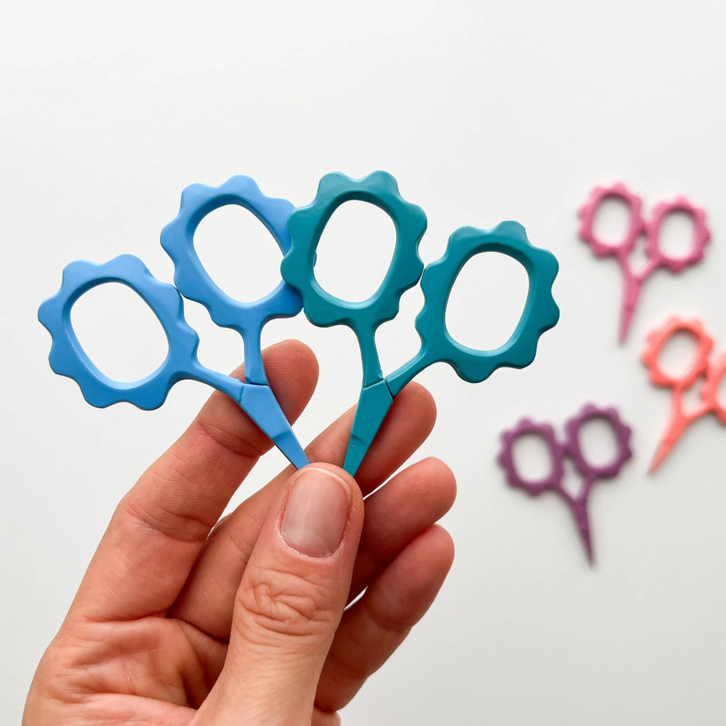 Small Flower Embroidery Scissors - Image 4
