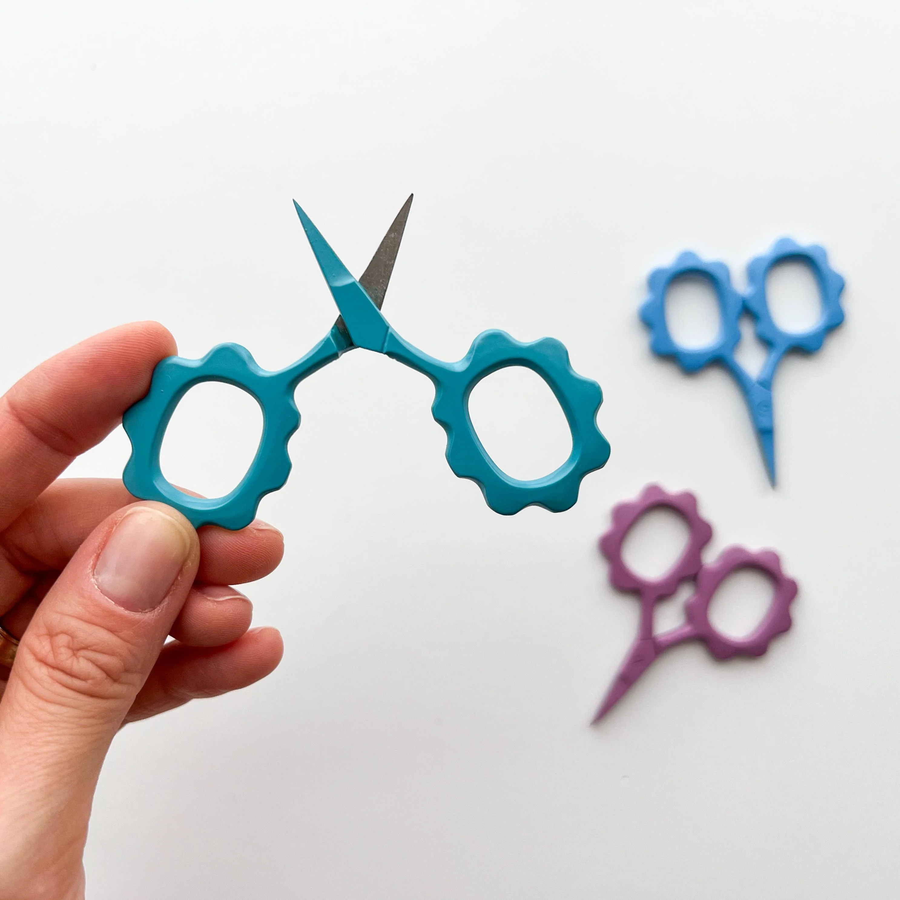 Small Flower Embroidery Scissors - Image 6
