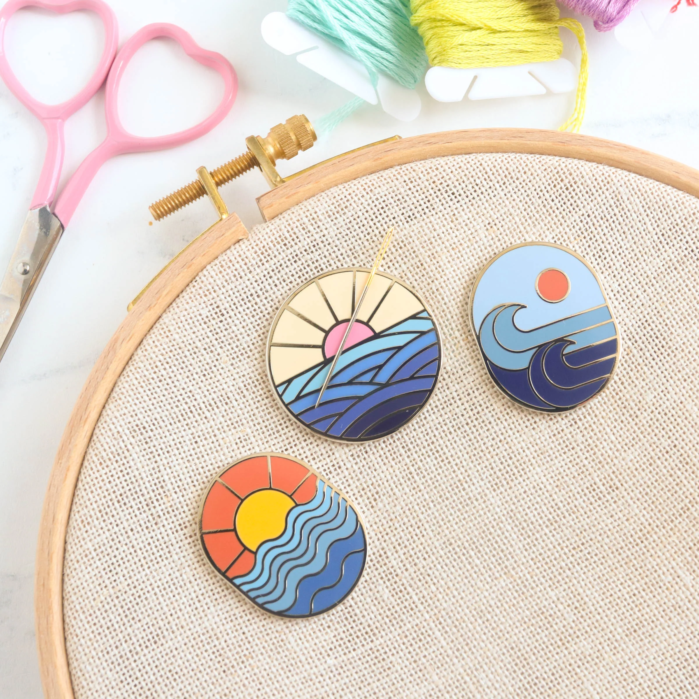 Sunset Waves Magnetic Needle Minder - Image 4