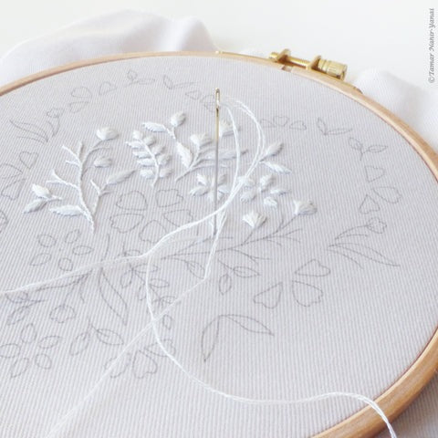 White Heart Hand Embroidery Kit - Image 4